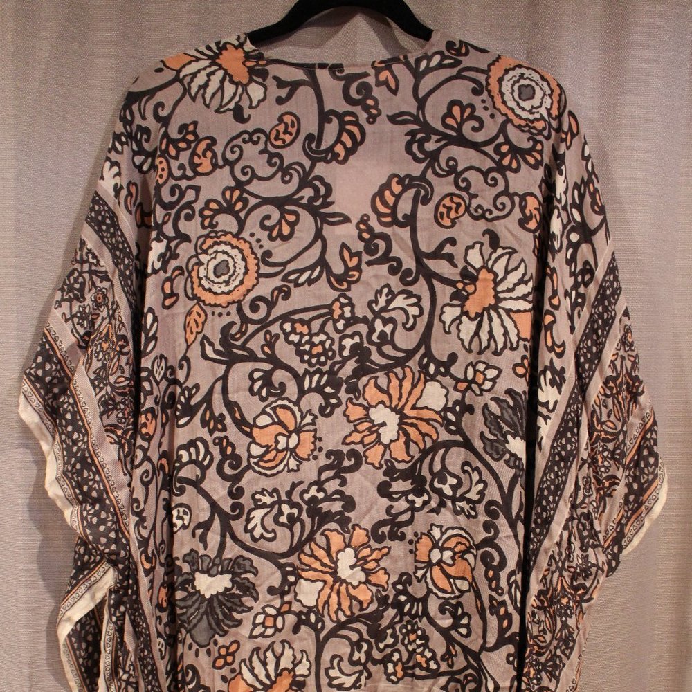 Lauren Conrad Floral Ruana - Picture 3 of 7